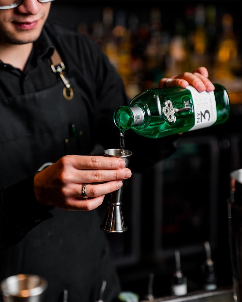 Preparazione gin tonic